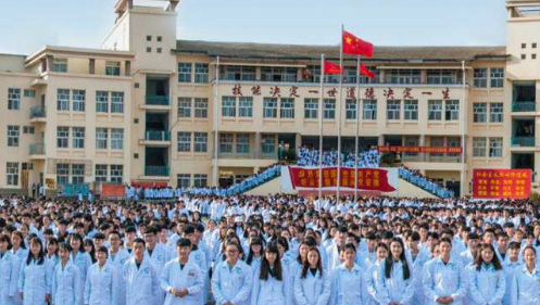 云南新興職業(yè)學院中專部集合