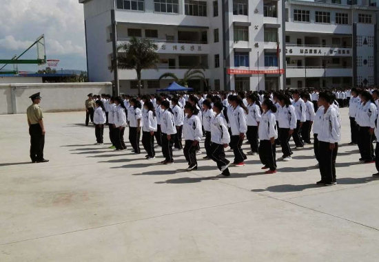 紅河州衛生護理學校學生軍訓