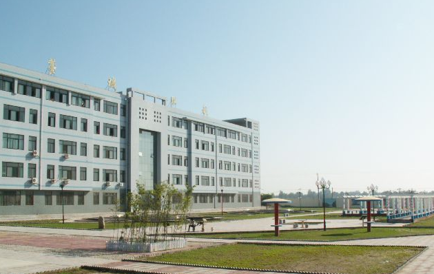 赤峰衛生學校