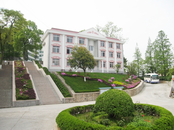 恩施土家族苗族自治州衛生學校環境