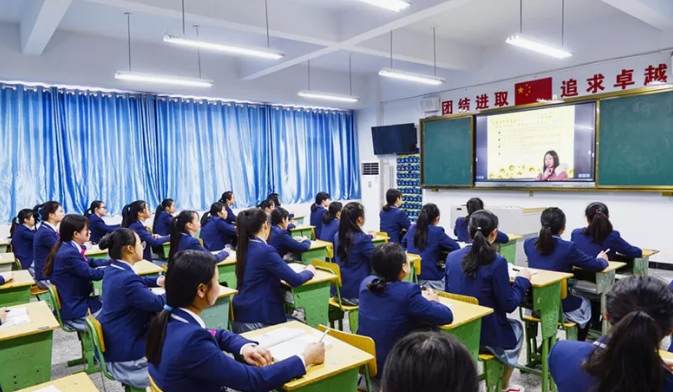 四川省南充衛(wèi)生學(xué)校2019錄取分?jǐn)?shù)